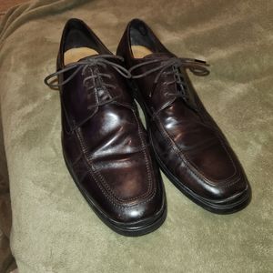 Mens 13M Cole Haan lace-up dress shoes in dark brown.